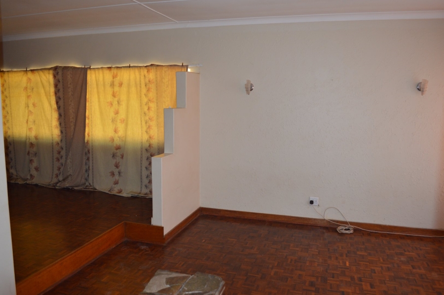 4 Bedroom Property for Sale in Roosheuwel North West